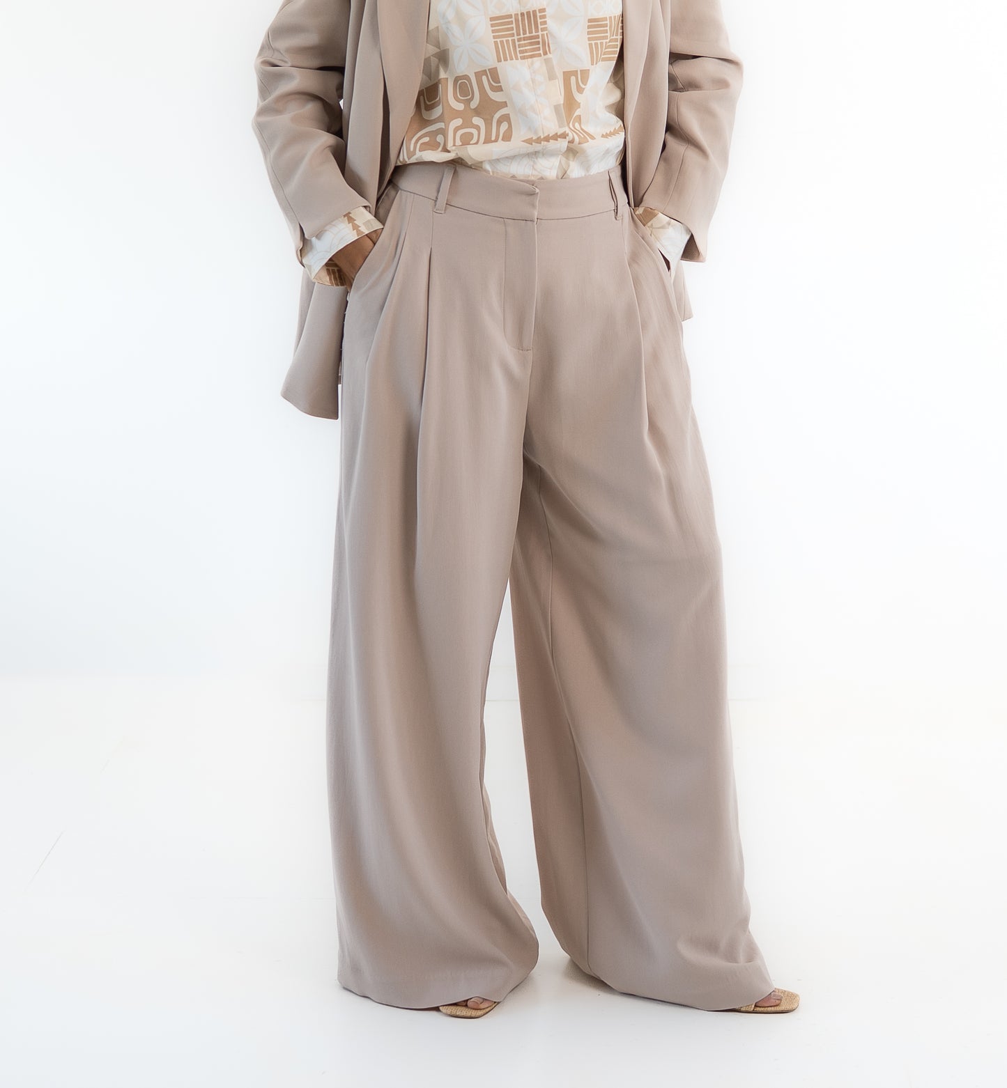 Moeana Pleat Pant - Beige
