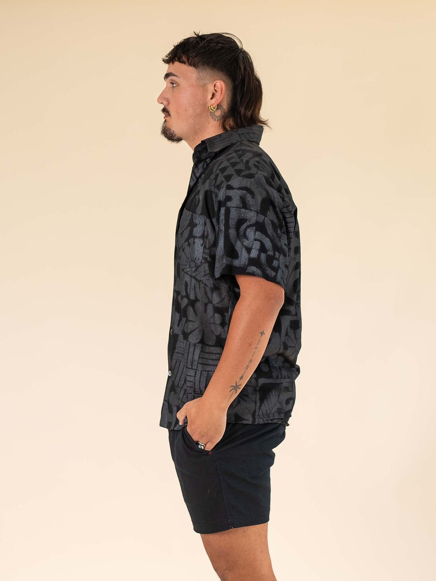 Taputu Shirt - Tahitian Black Pearl