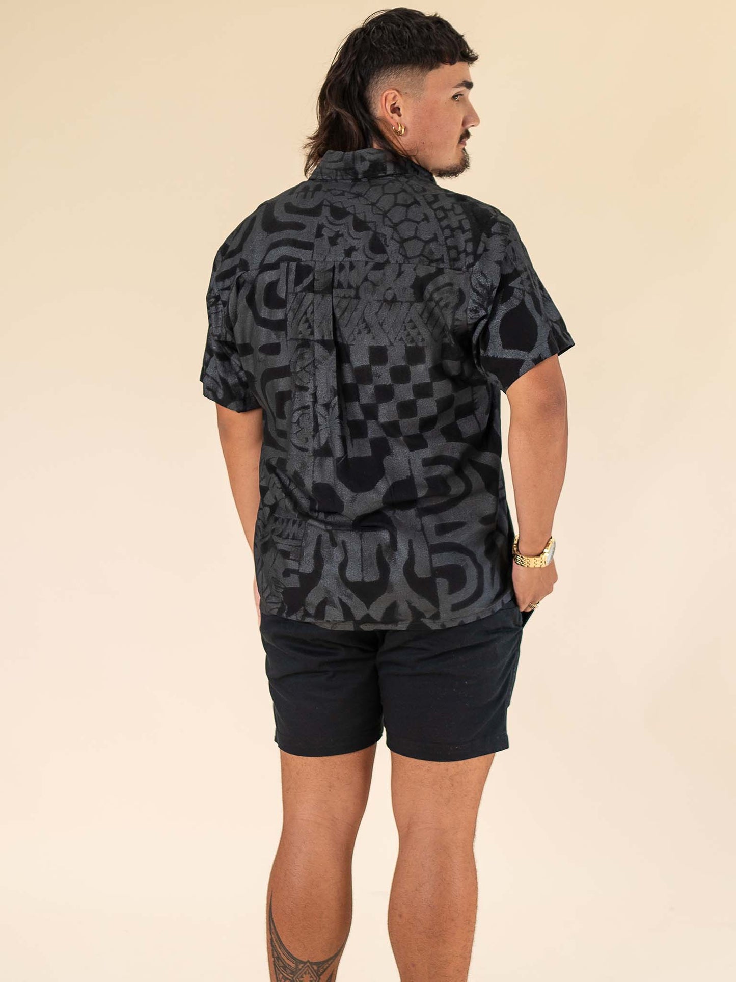 Taputu Shirt - Tahitian Black Pearl