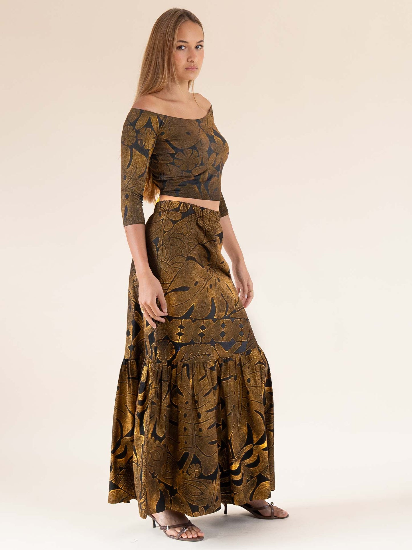 Tiahuia Top - Black/ Gold