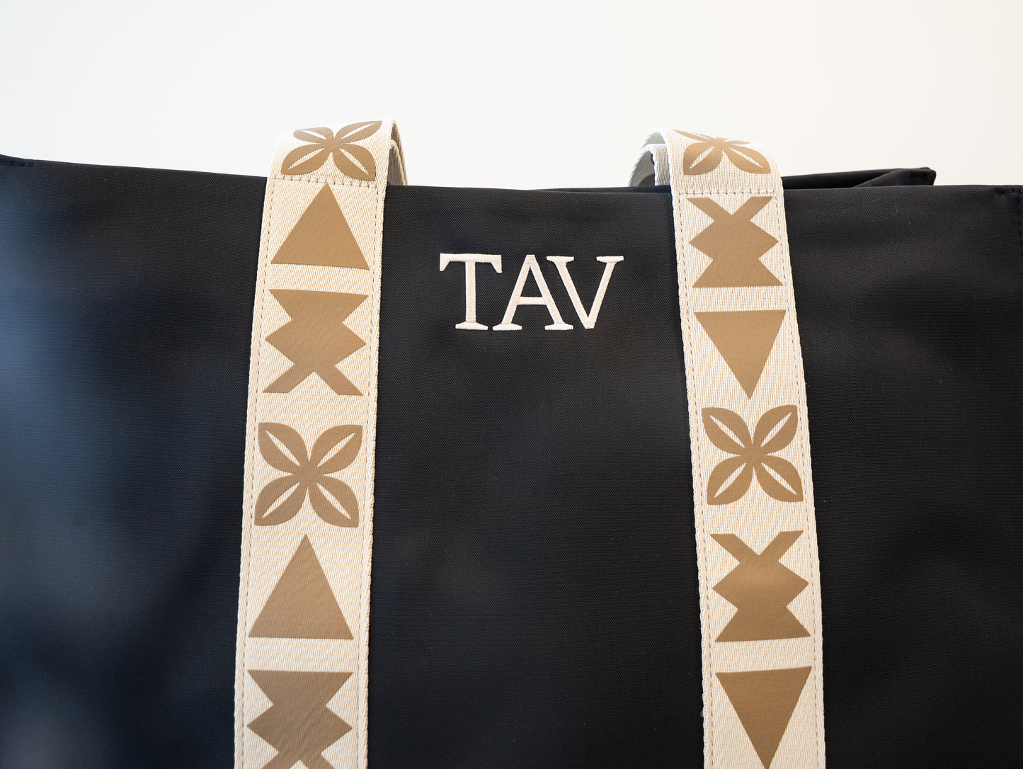 Tav Handbag - Black