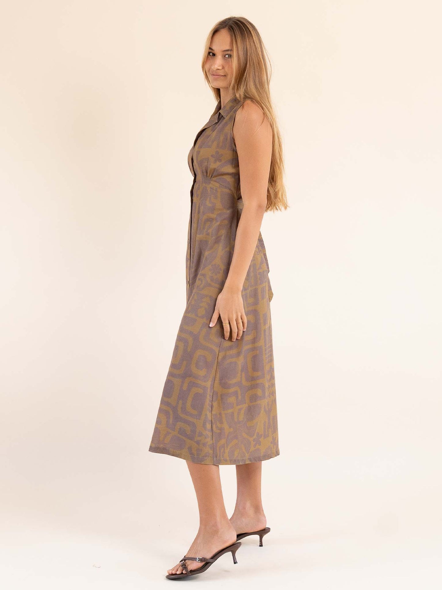 Pivai Button Dress - Brown