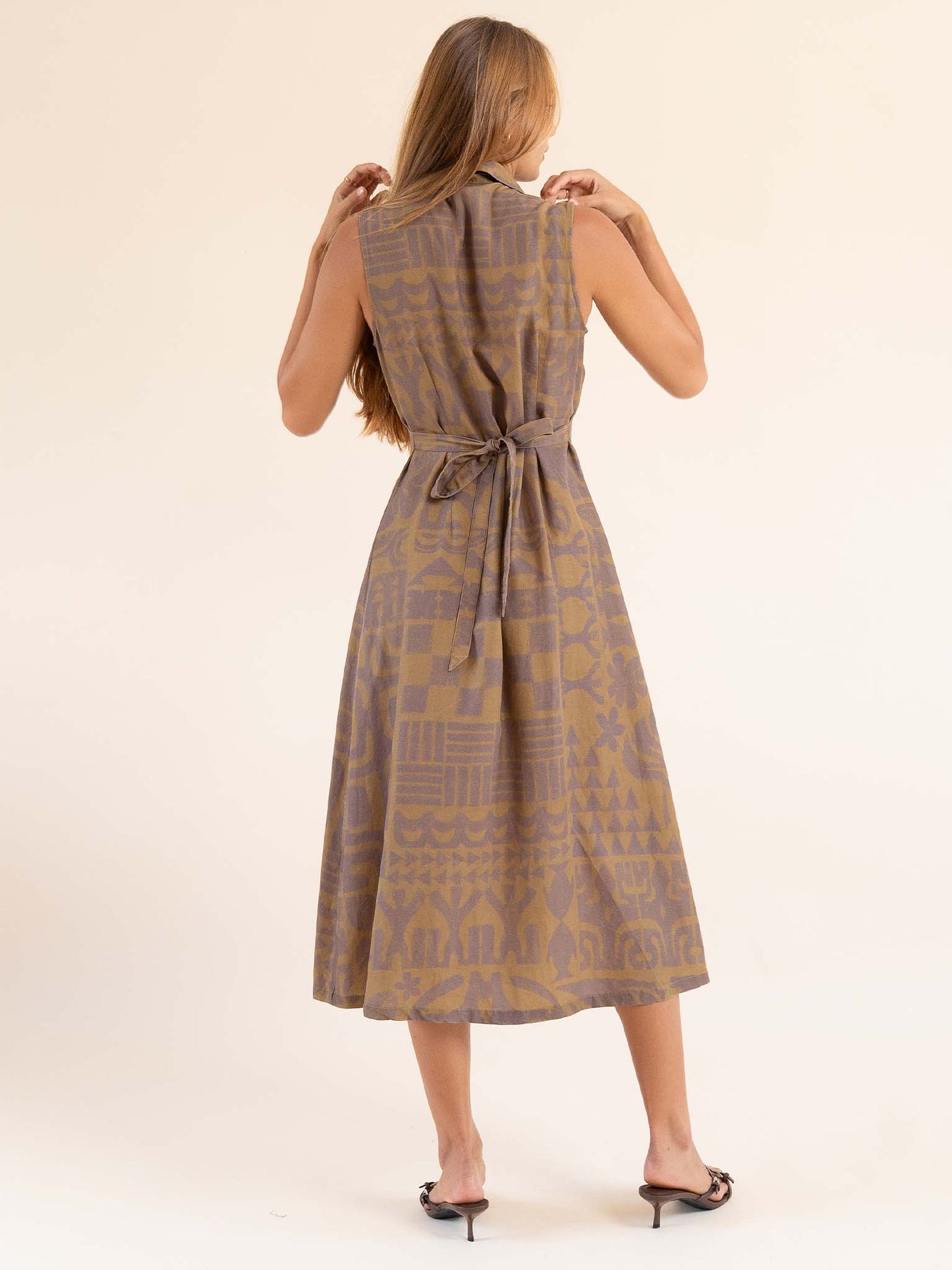Pivai Button Dress - Brown