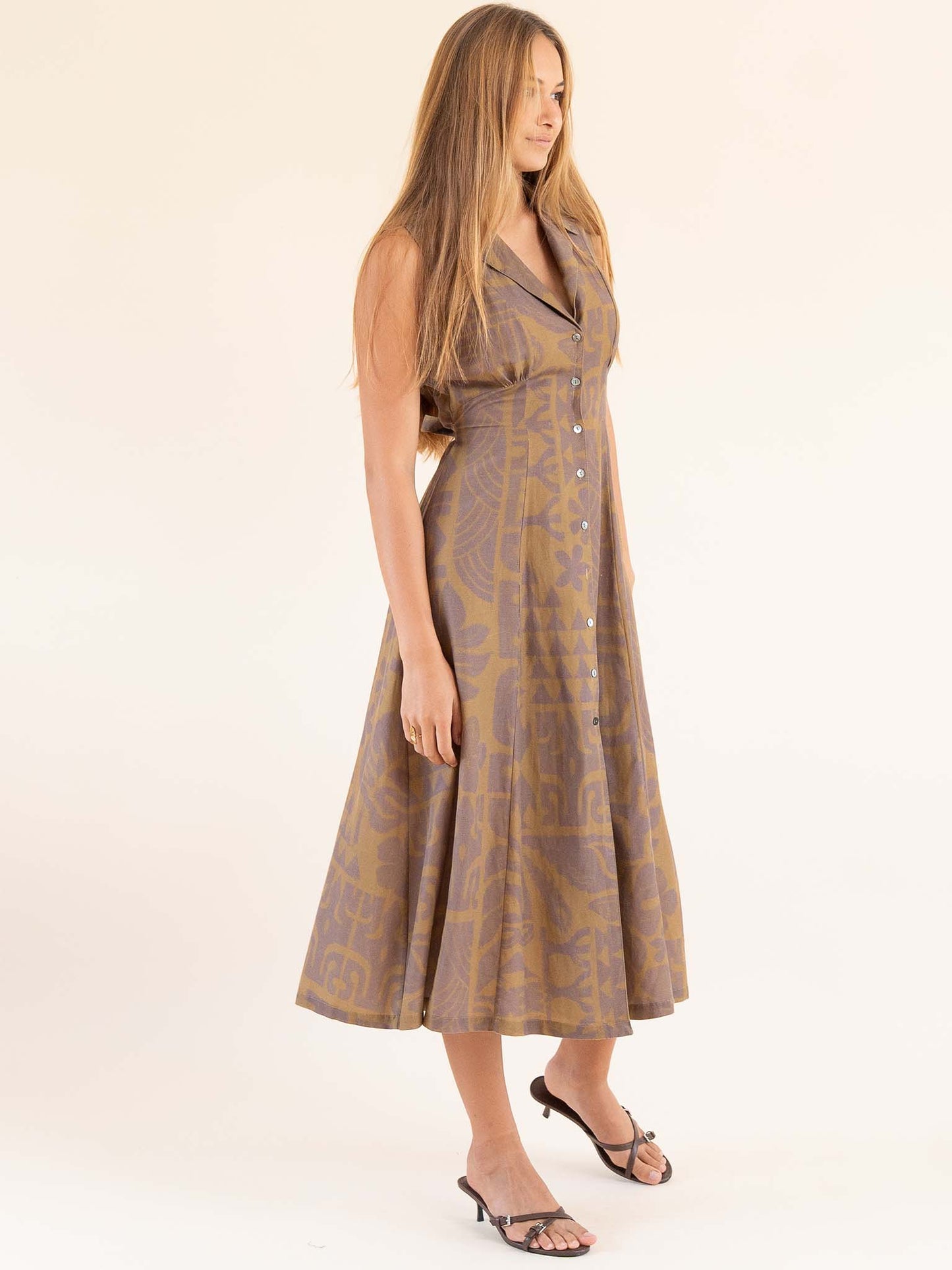 Pivai Button Dress - Brown