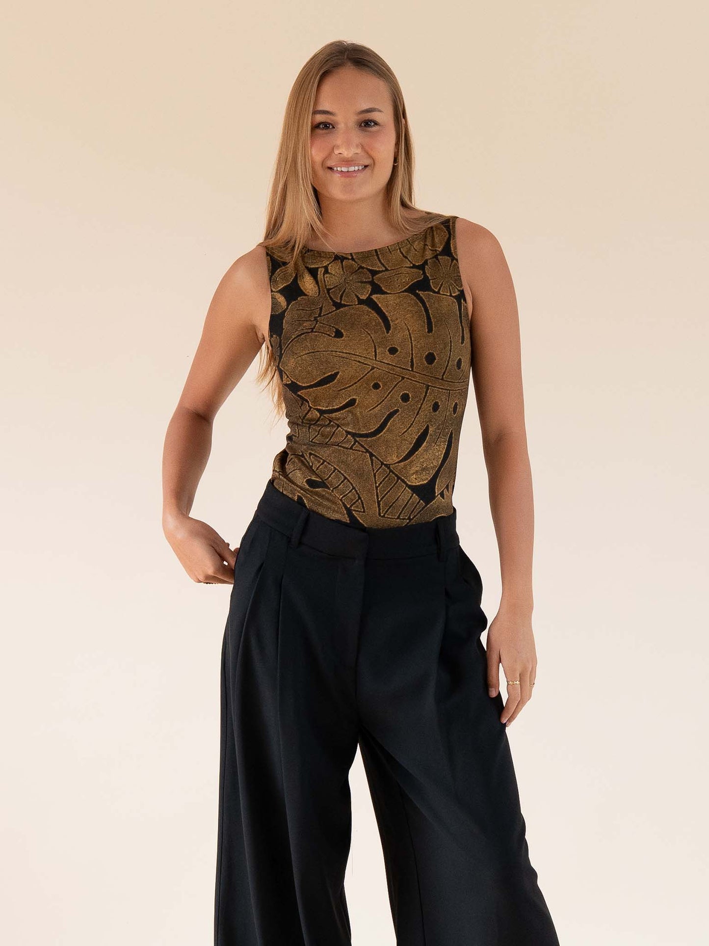 Poeana Top - Black/Gold
