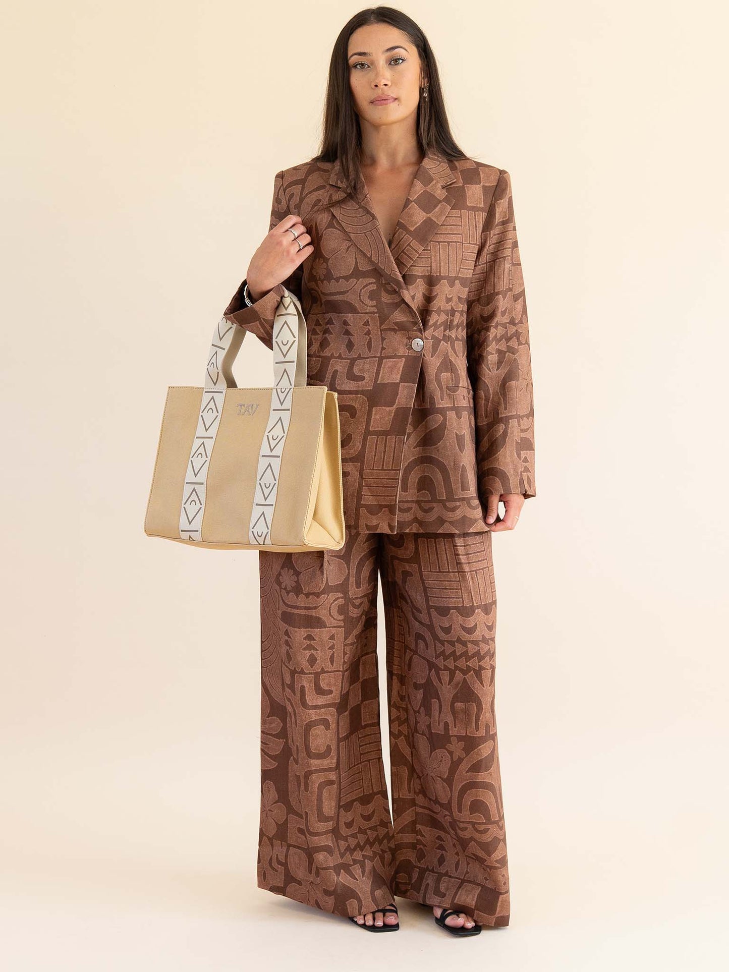 Iva Linen Blazer - Coco