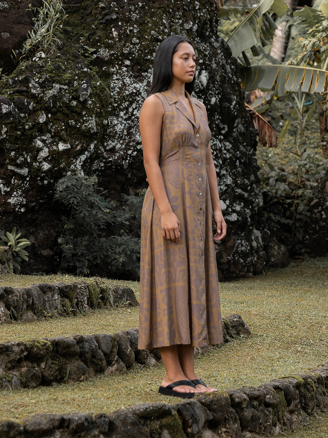 Pivai Button Dress - Brown